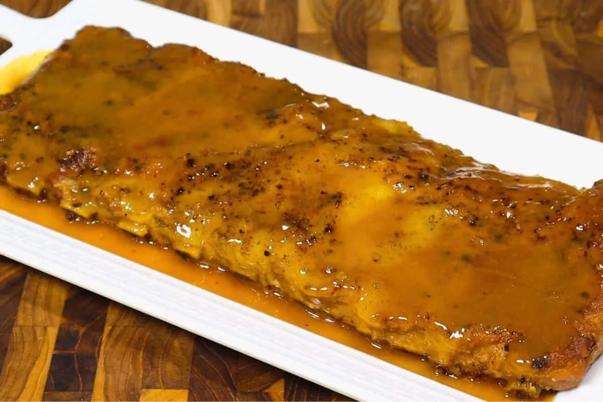 Costelinha de porco assada e suculenta: aprenda a preparar e