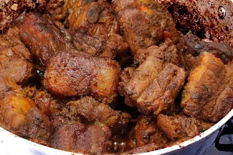 Costelinha de porco com um tempero secreto que vai te surpre