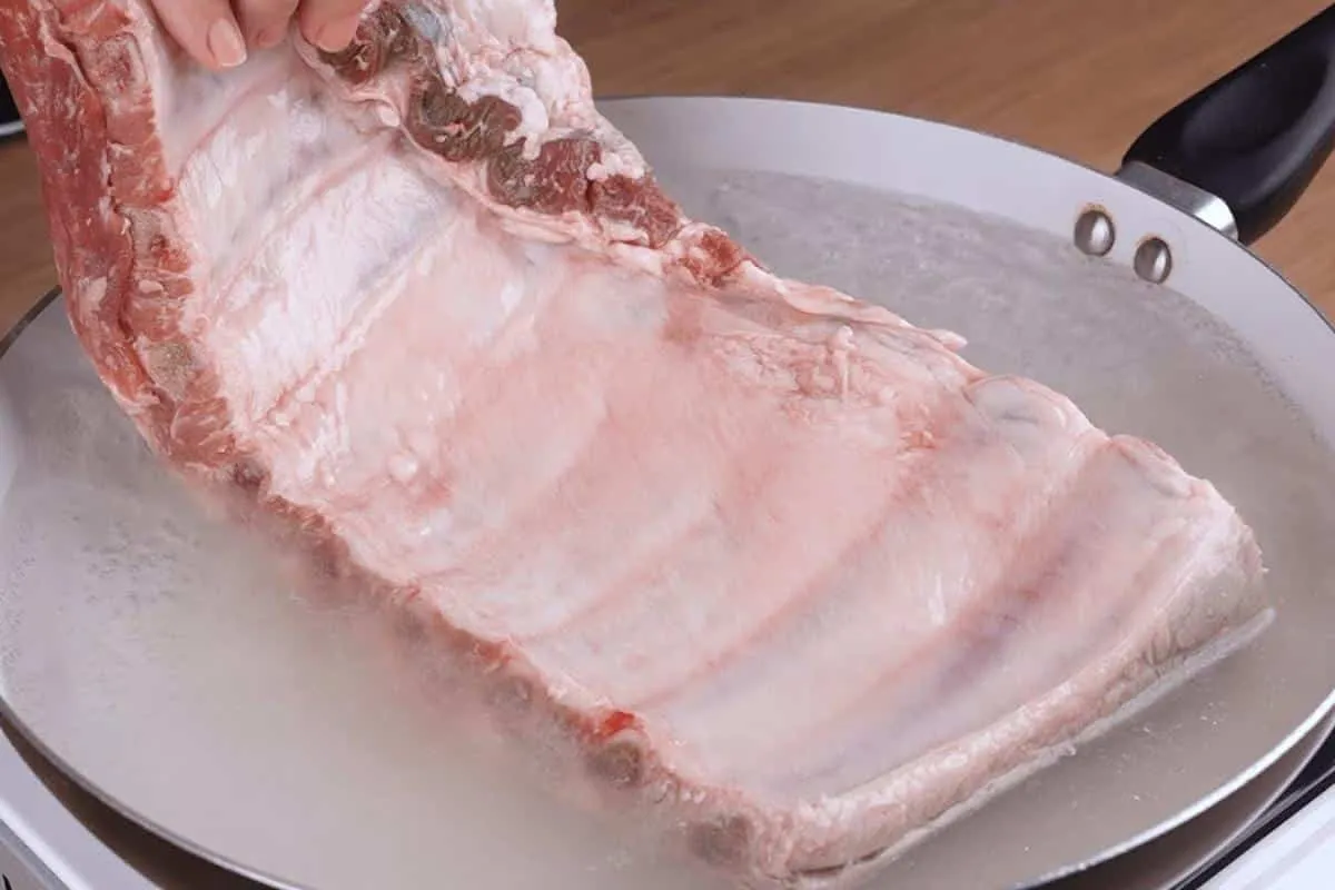 Costelinha de porco de restaurante com uma técnica especial