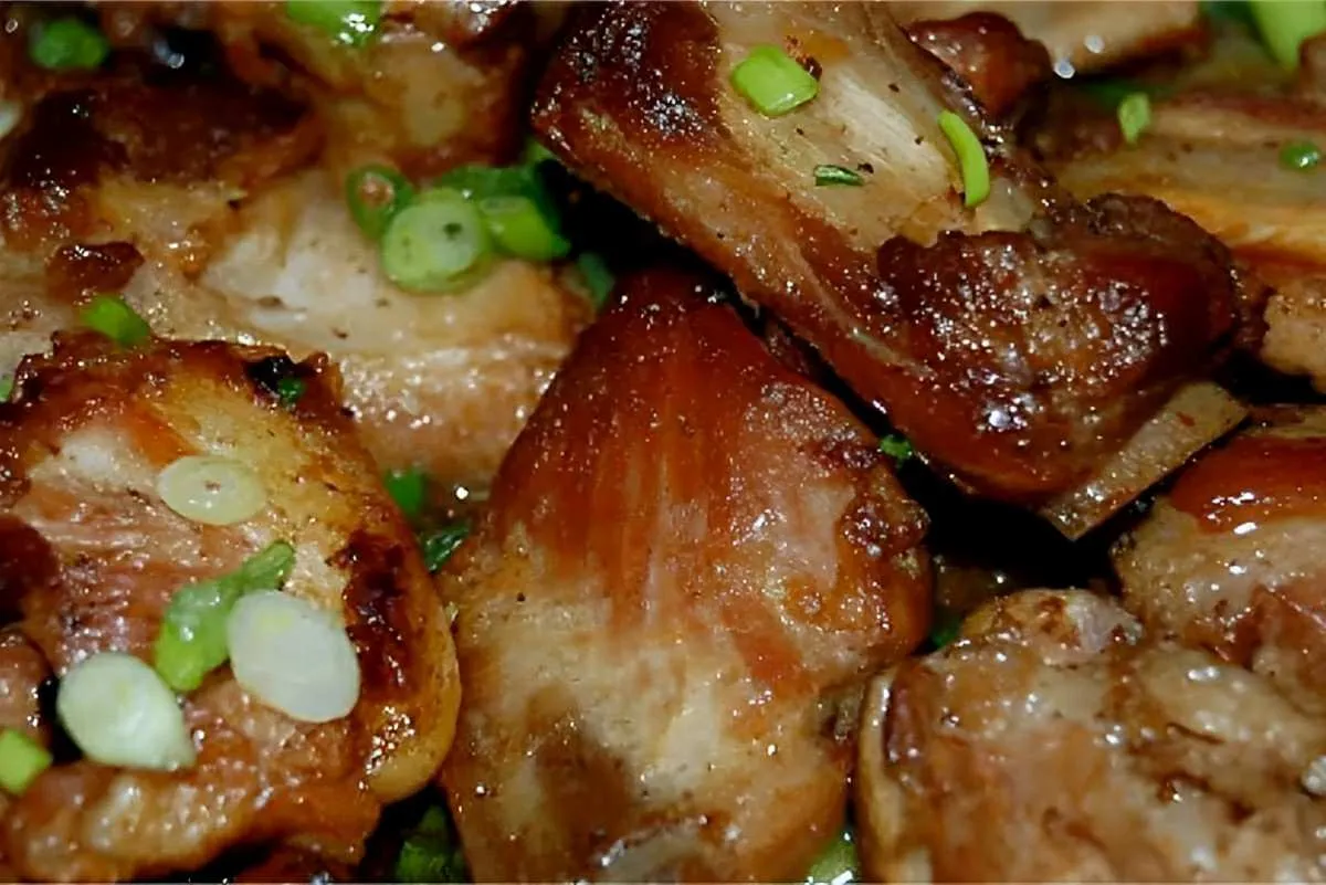 Costelinha de porco na panela de pressão douradinha e delici