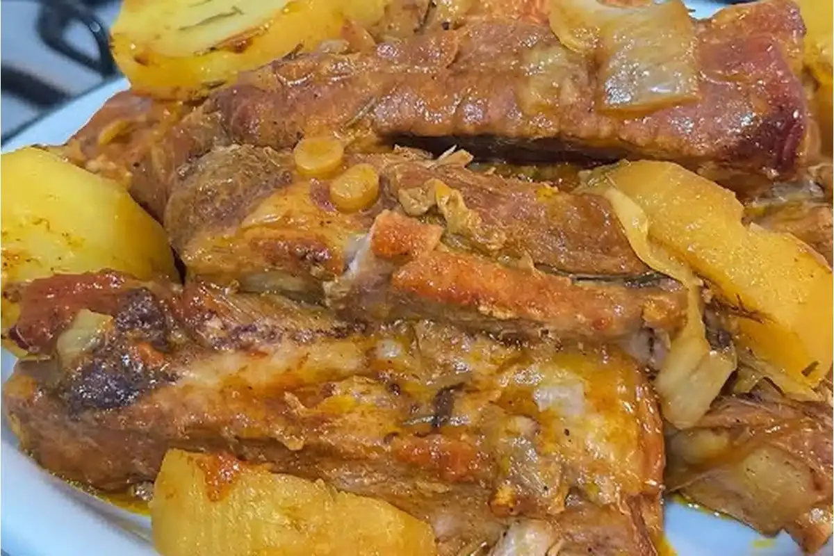 Costelinha de porco na panela de pressão que fica suculenta