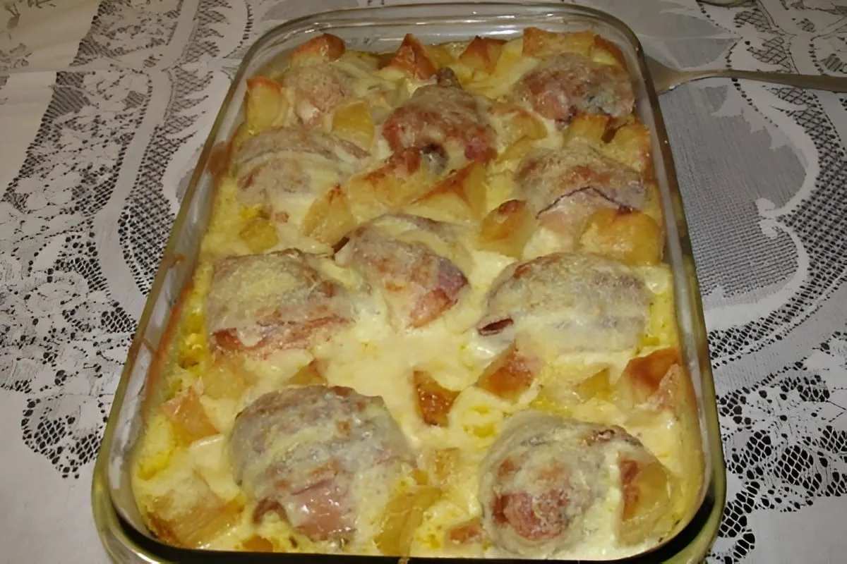 Coxa de frango com queijo e bacon assada no forno perfeita p