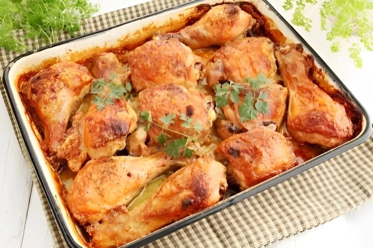 Coxa e sobrecoxa de frango assada na maionese prática e deli