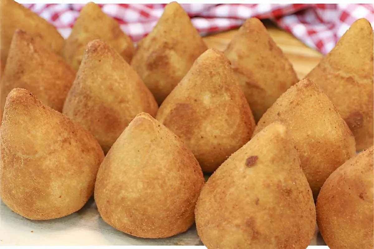 Coxinha com massa de batata para iniciantes até quem não sab
