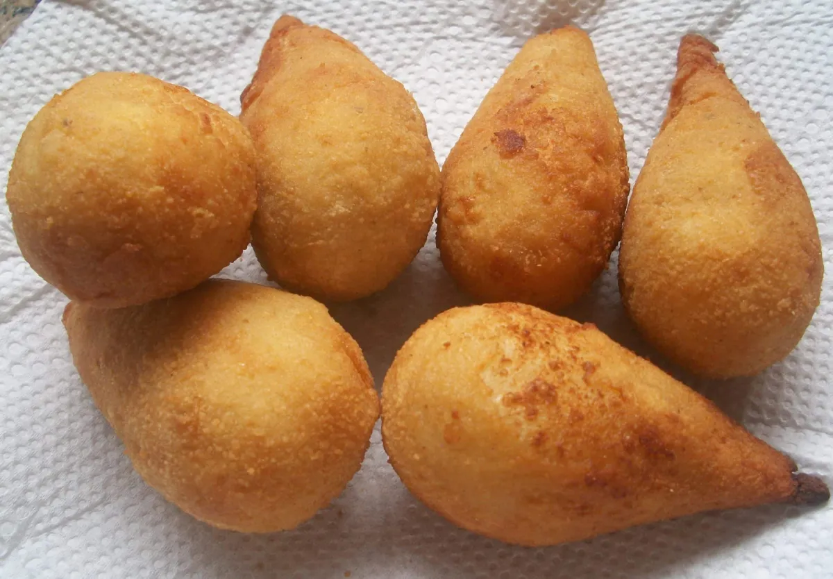 Coxinha com massa de maionese fica muito mais saborosa e fác