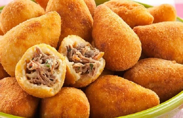 Coxinha de Mandioca com Carne Seca