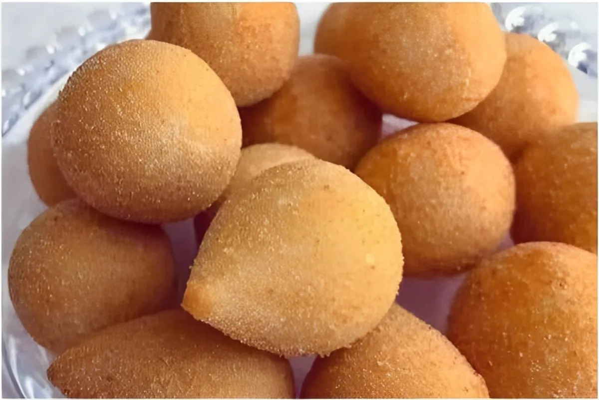 Coxinha de mandioca diferente e deliciosa vai bem com qualqu