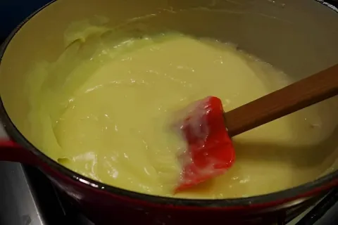 Creme belga para recheio de bolo ou até mesmo para comer com