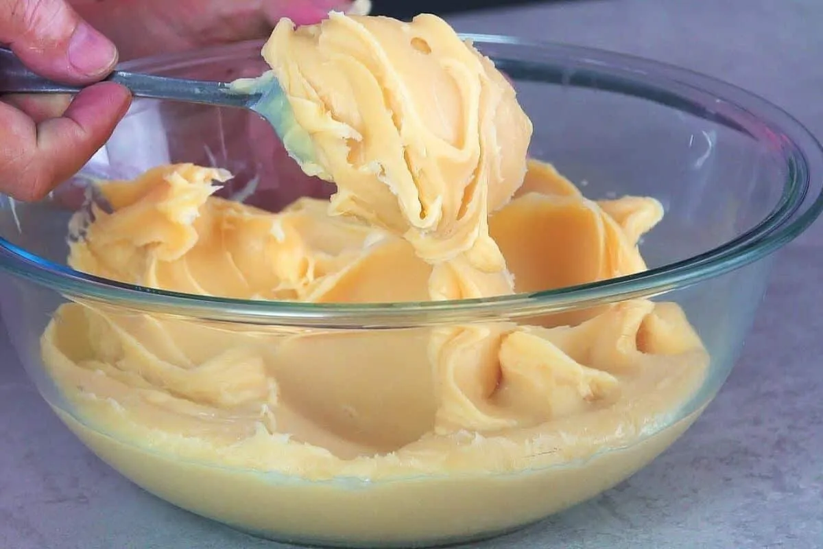 Creme belga perfeito para rechear bolos e tortas que fica do