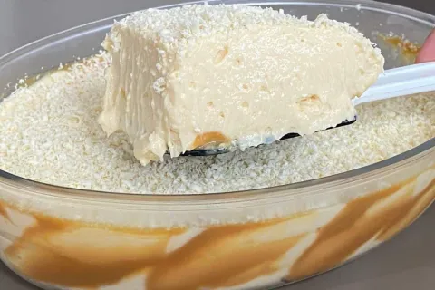 Cremoso de abacaxi e doce de leite delicioso, feito sem prec