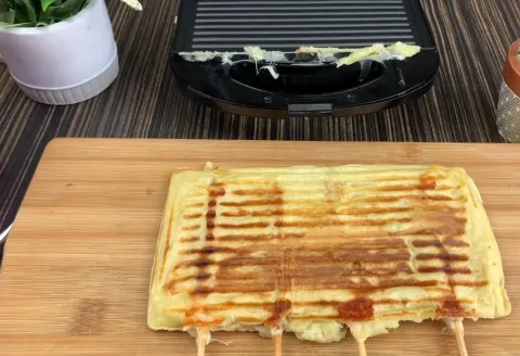 Crepe na Sanduicheira: um lanche fácil e muito saboroso
