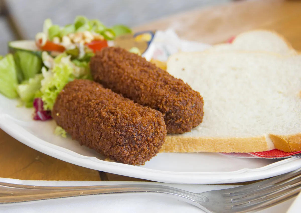 Croquete de carne moída muito fácil e rápido de preparar