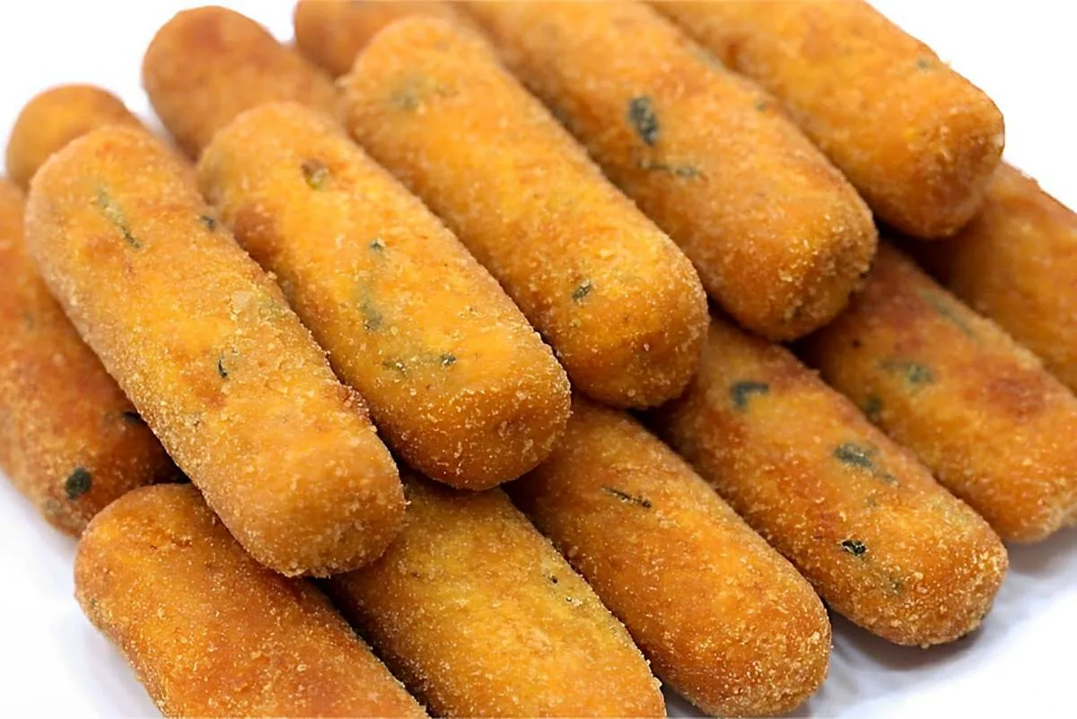 Croquete de frango um salgado que é puro recheio para servir