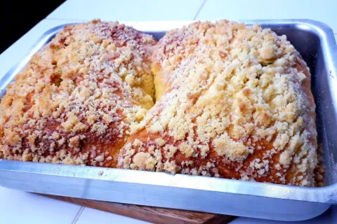 Cuca colonial do sul fofinha, com massa leve e sabor que lem