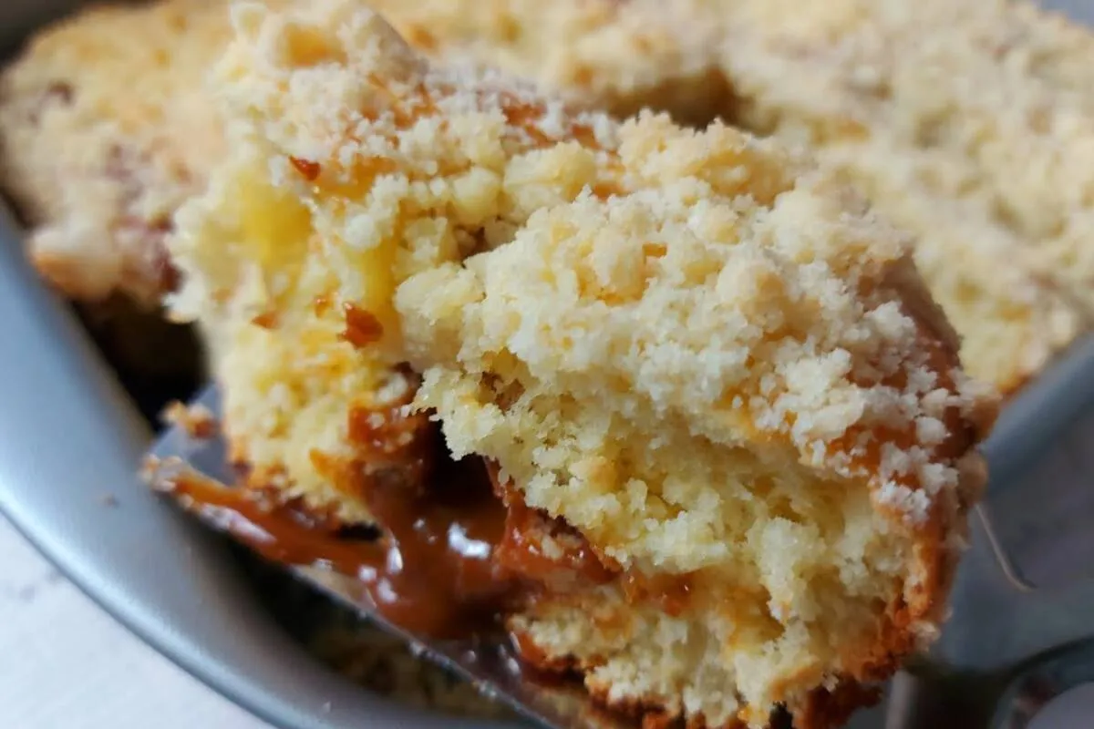 Cuca gaúcha tradicional com doce de leite: impossível comer