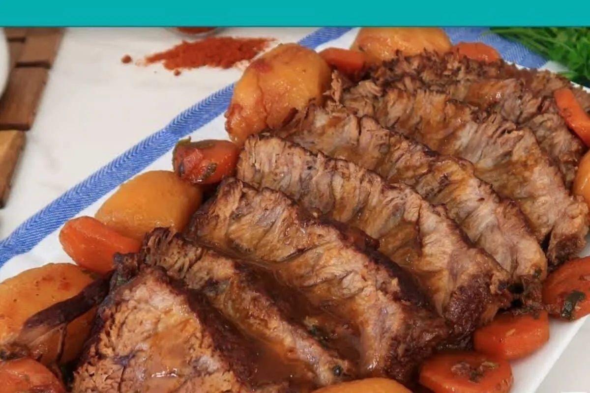 Cupim na panela de pressão com batatas, a carne fica desmanc