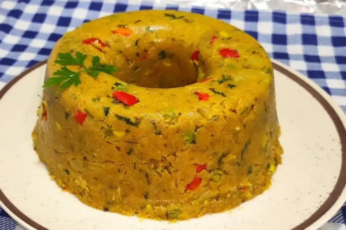Cuscuz paulista de sardinha: esse vai farinha de mandioca na
