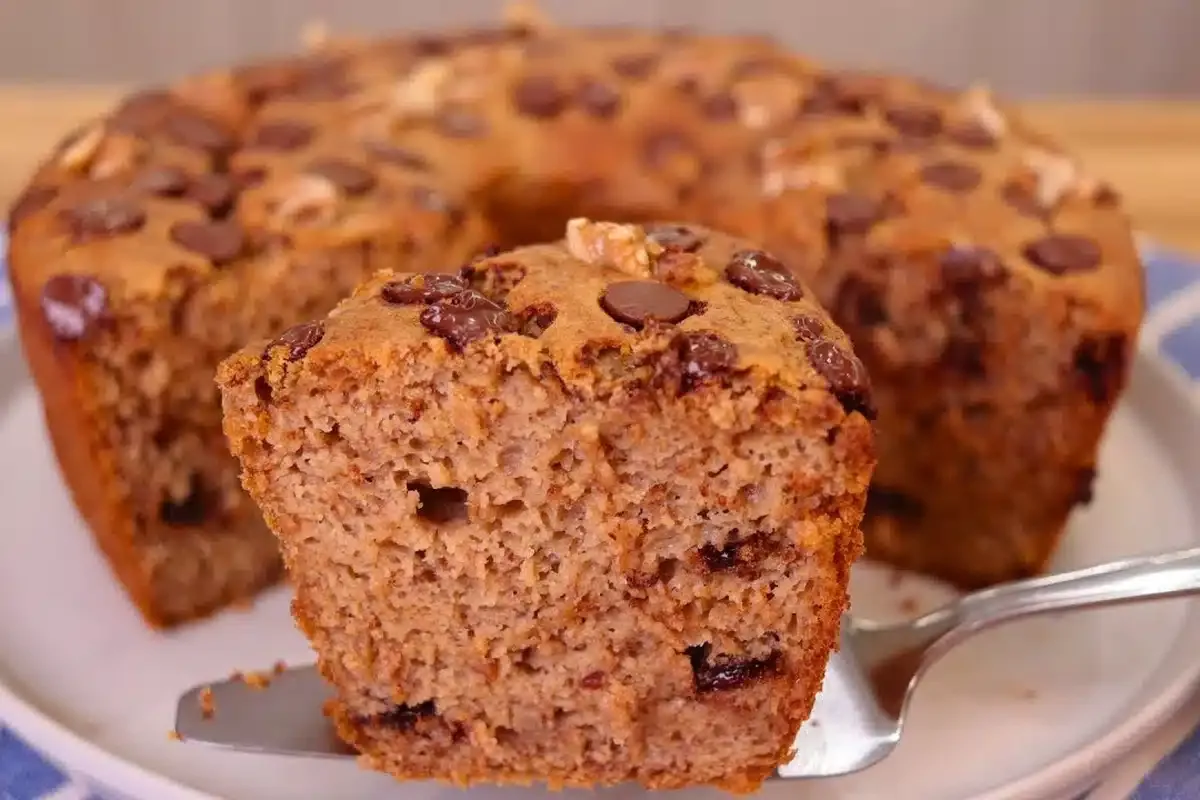 Deixe seu café da manhã mais saudável com esse bolo zero açú