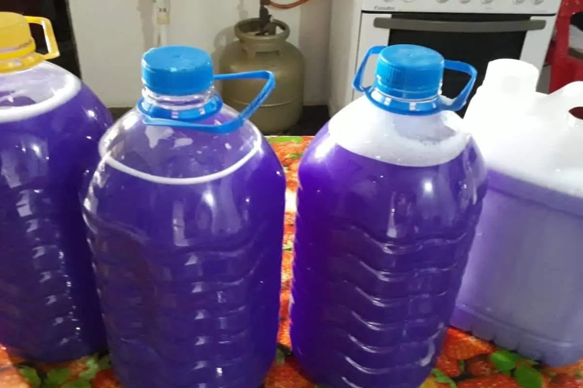Desinfetante caseiro super potente e perfumado bem fácil de