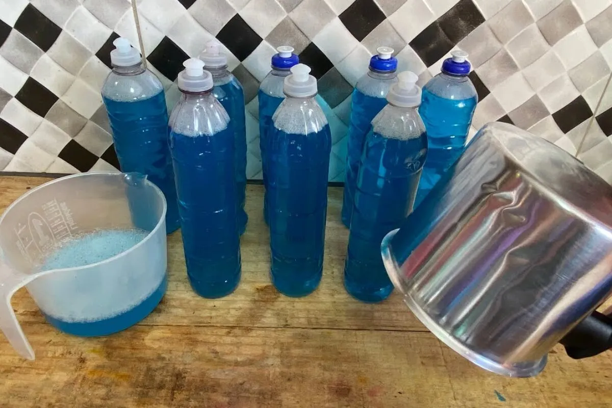 Detergente caseiro desengordurante: esse produto vai salvar