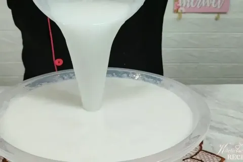 Detergente de coco caseiro preparado que rende mais de 5 lit