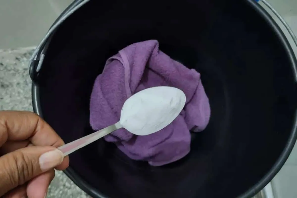 Dica para lavar toalhas sujas e encardidas sem precisar fica