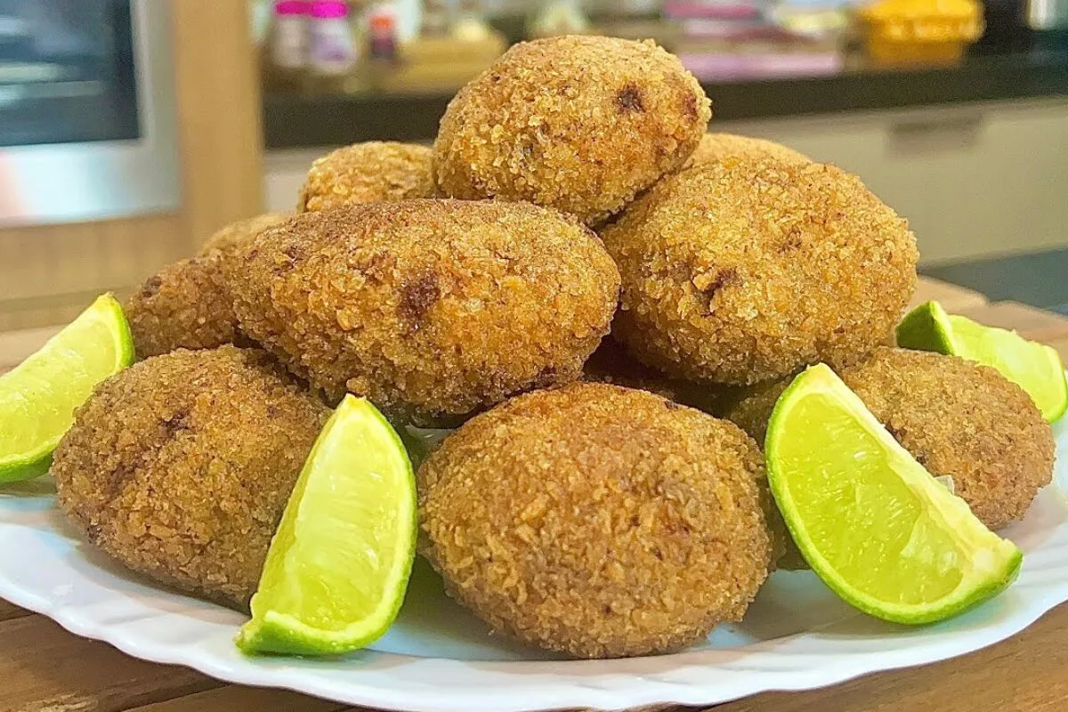Disco de carne goiano: tem pão amanhecido em casa, já pega p