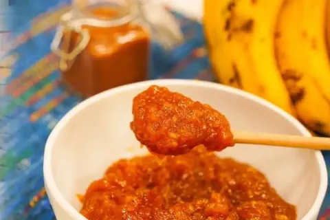 Doce de banana caseiro feito com apenas dois ingredientes si