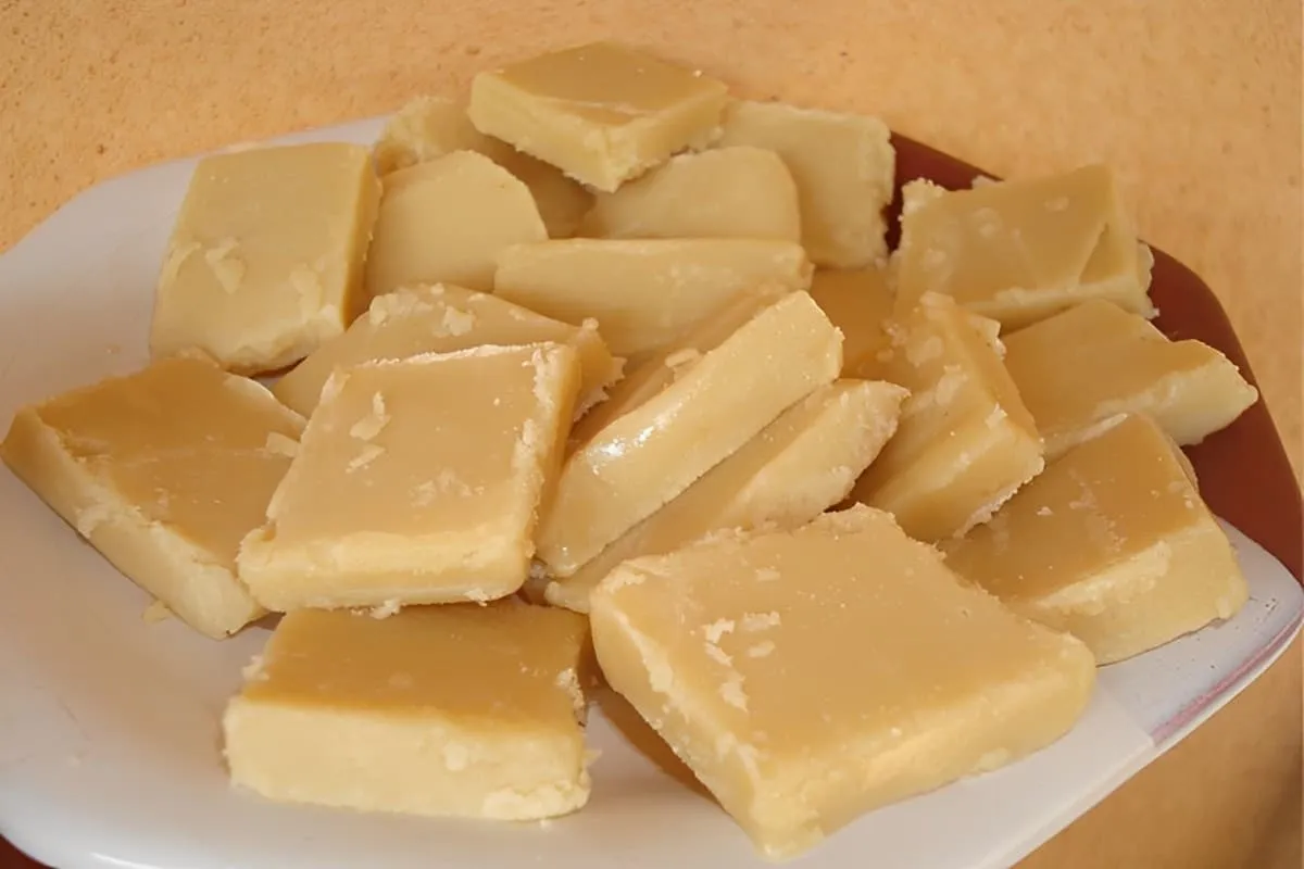 Doce de leite condensado caseiro leva apenas 3 ingredientes