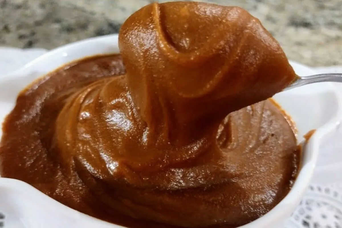Doce de leite cremoso feito em casa, super fácil, gostoso e