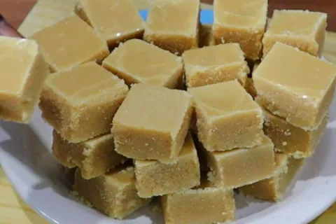 Doce de leite de corte pronto em minutos que derrete na boca