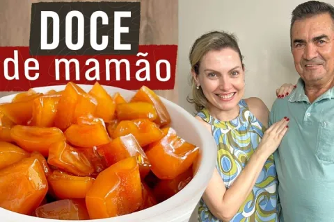 Doce de mamão verde em pedaços com calda brilhante, durinho 