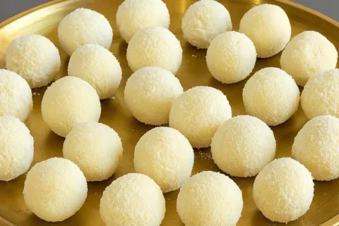 Docinho de abacaxi sem fogo e super prático, só misturar tud