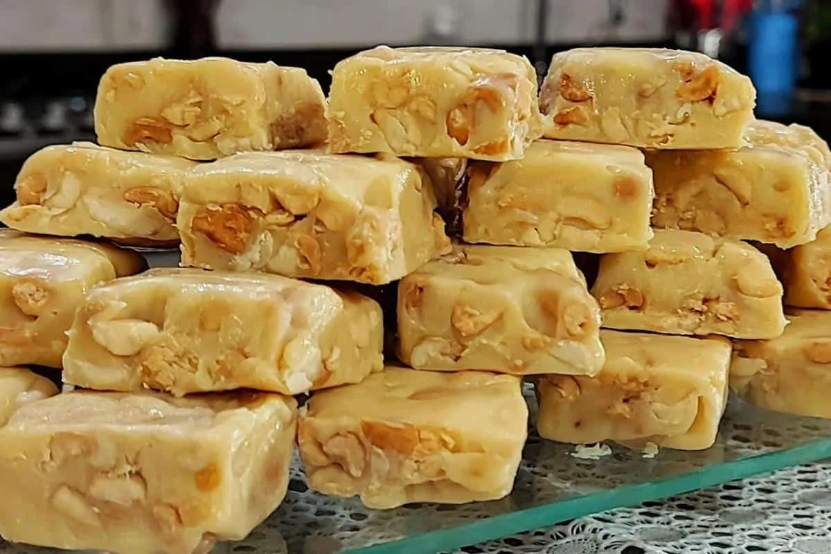 Docinho de amendoim com leite em pó delicioso e que não fica