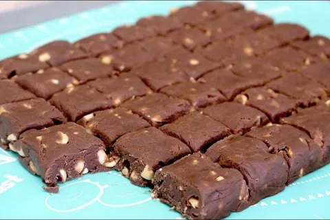 Docinho de chocolate com amendoim e super macio que desmanch