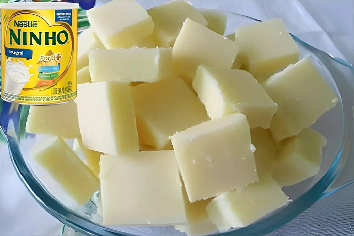Docinho de Leite Ninho caseiro um doce macio para comer em p