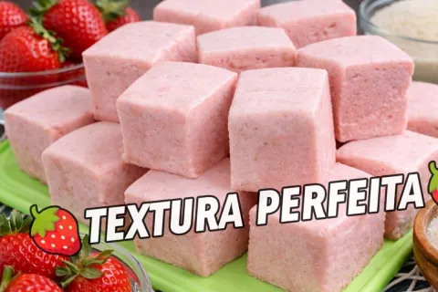 Docinho de morango tão macio e leve que parece um marshmallo