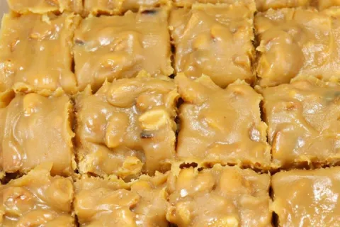 Docinho pé de moça cremoso ótimo para você servir na sua fes