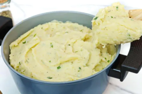 É assim que eu faço o purê de batatas de mais perfeito e gos