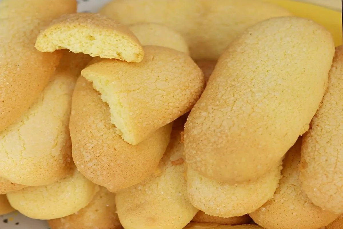 Economizei bastante com essa receita de biscoito champagne c