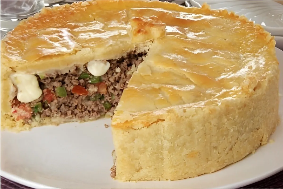 Empadão de carne moída um lanche delicioso para qualquer dia