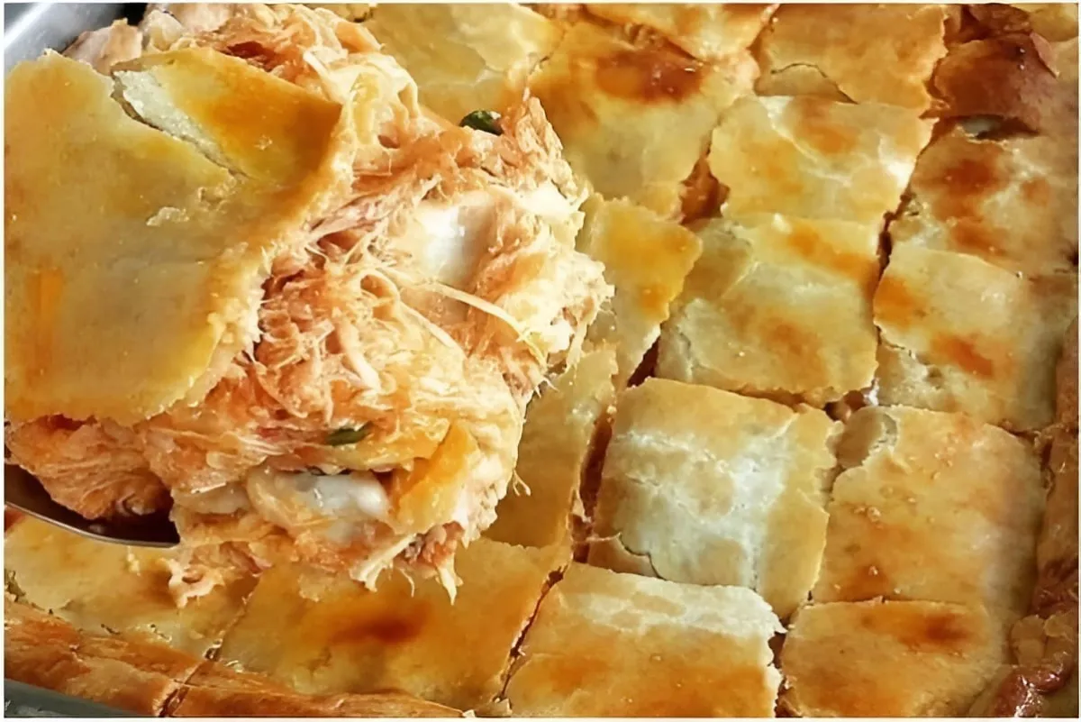 Empadão de frango com massa de creme de leite delicioso e de