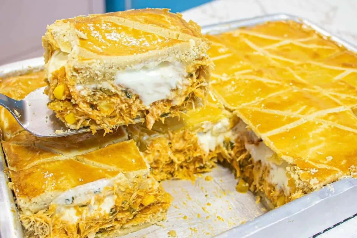 Empadão de frango com massa perfeita e recheio super cremoso