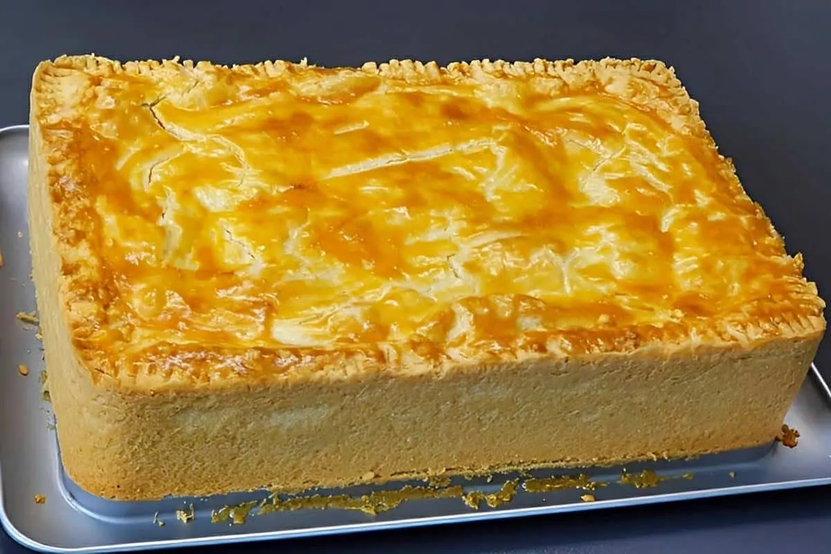 Empadão de frango com massa que desmancha na boca uma delíci