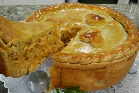 Empadão de massa podre que a massa derrete na boca com reche