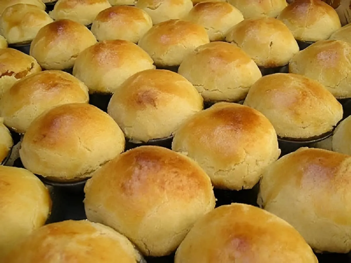 Empadinha de frango com catupiry de salgadeira deliciosa e f