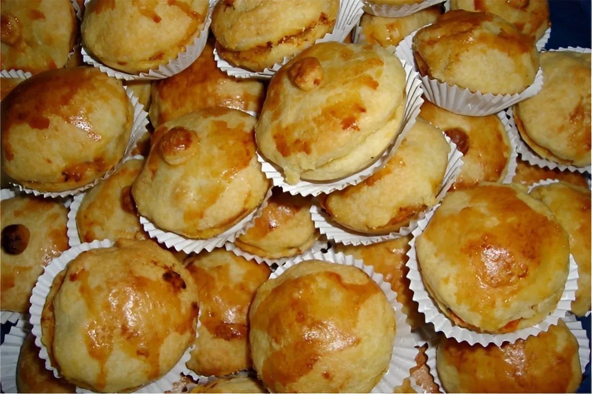 Empadinha de frango fácil e deliciosa aquela que derrete na