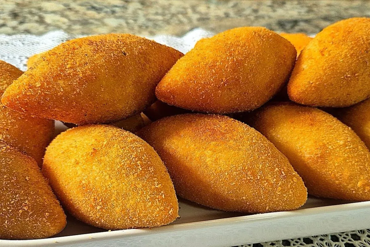 Enroladinho de presunto e queijo super macio e recheado, alé