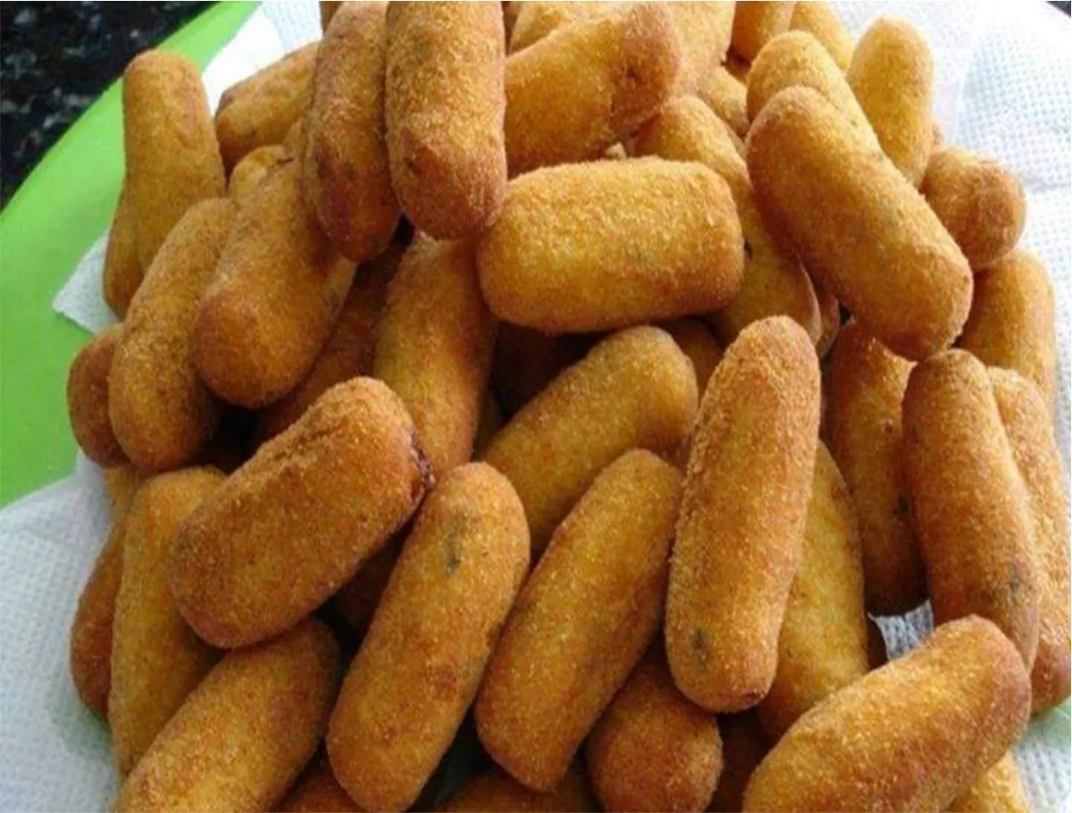 Enroladinho de salsicha frito muito fácil e com sabor delici