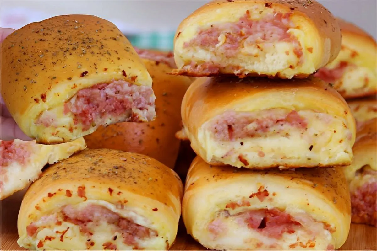 Enrolado de presunto e queijo um salgado maravilhoso igual d